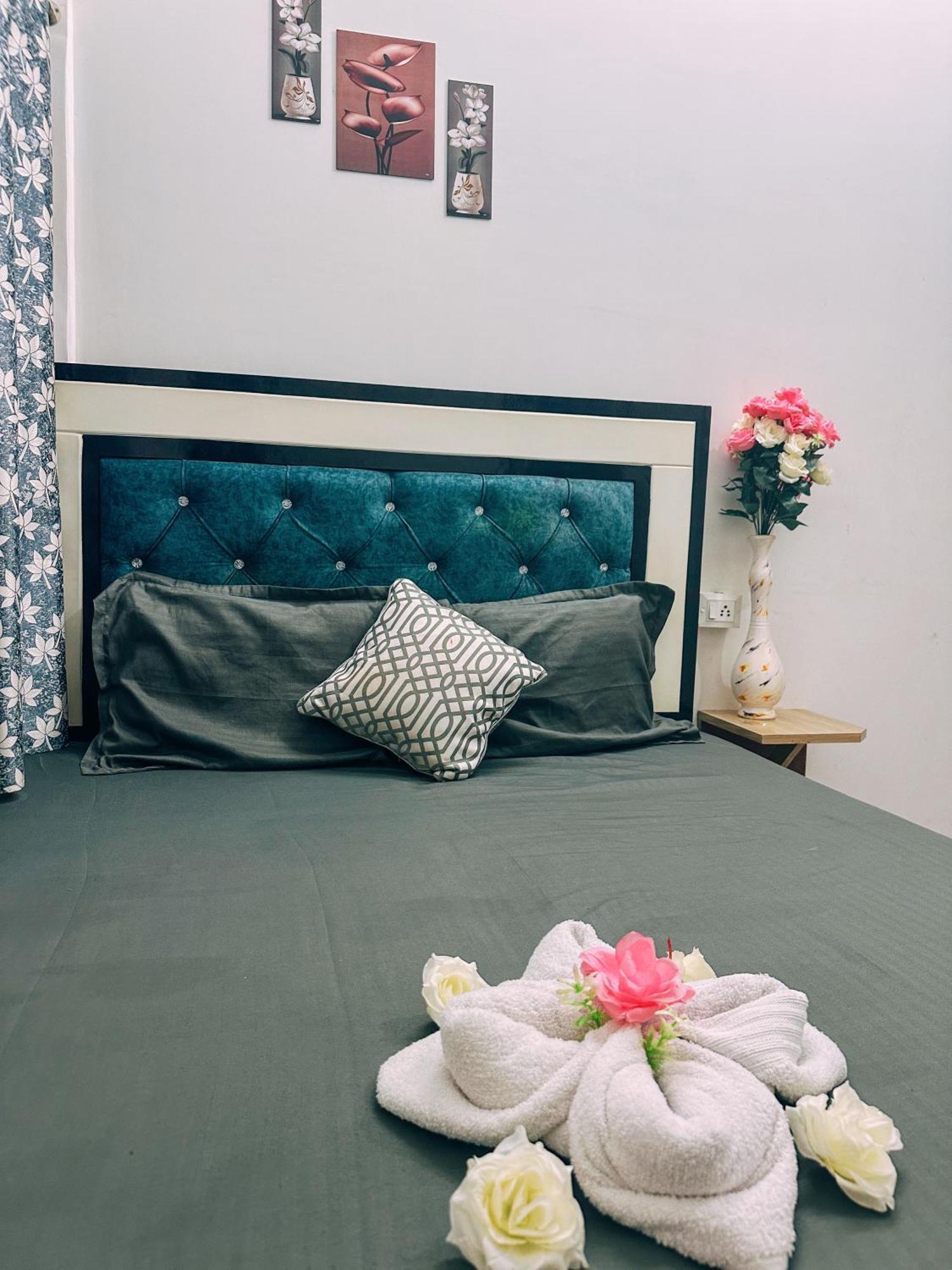 Shree K.B Guest House فاراناسي المظهر الخارجي الصورة