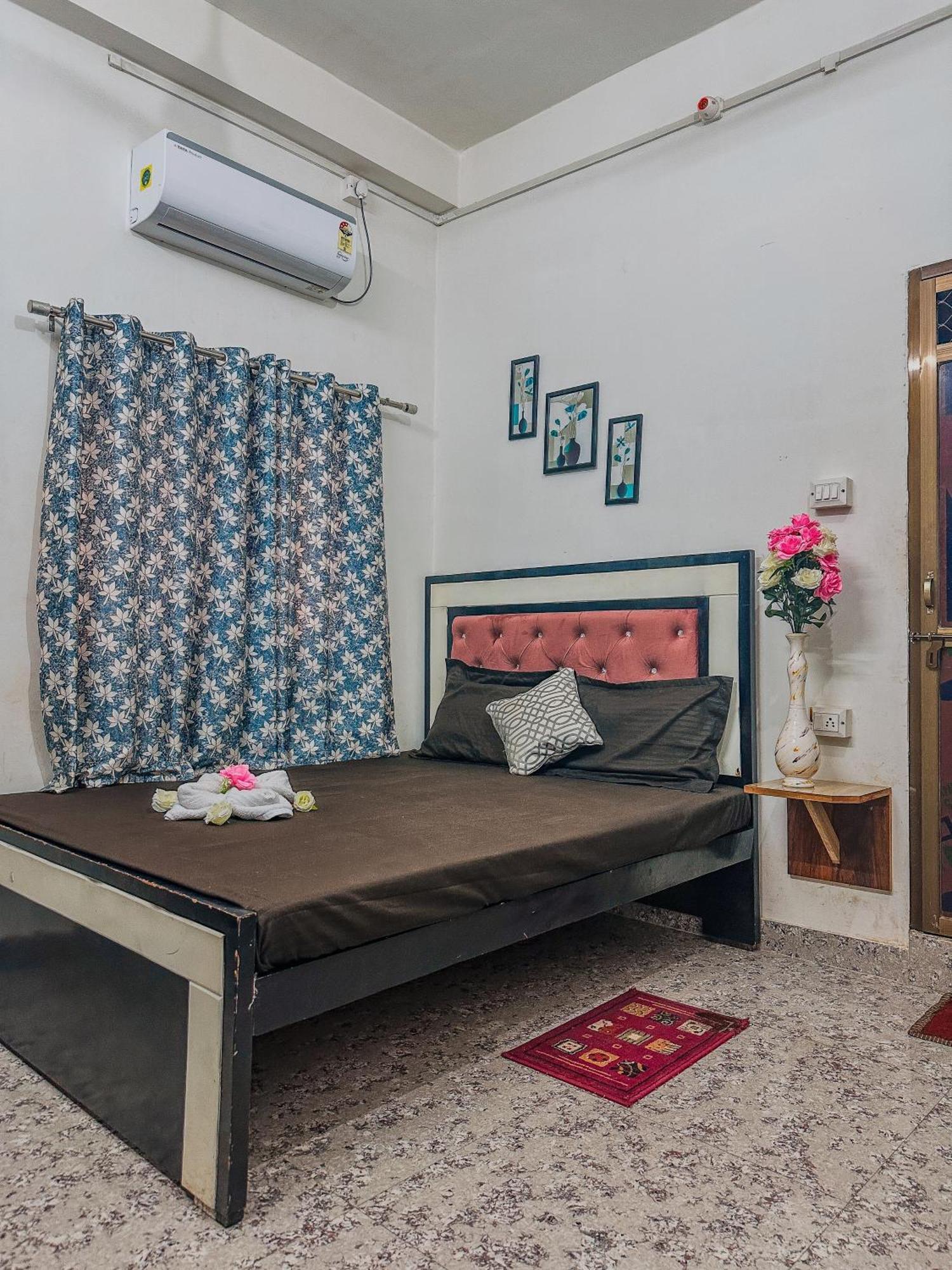 Shree K.B Guest House فاراناسي المظهر الخارجي الصورة