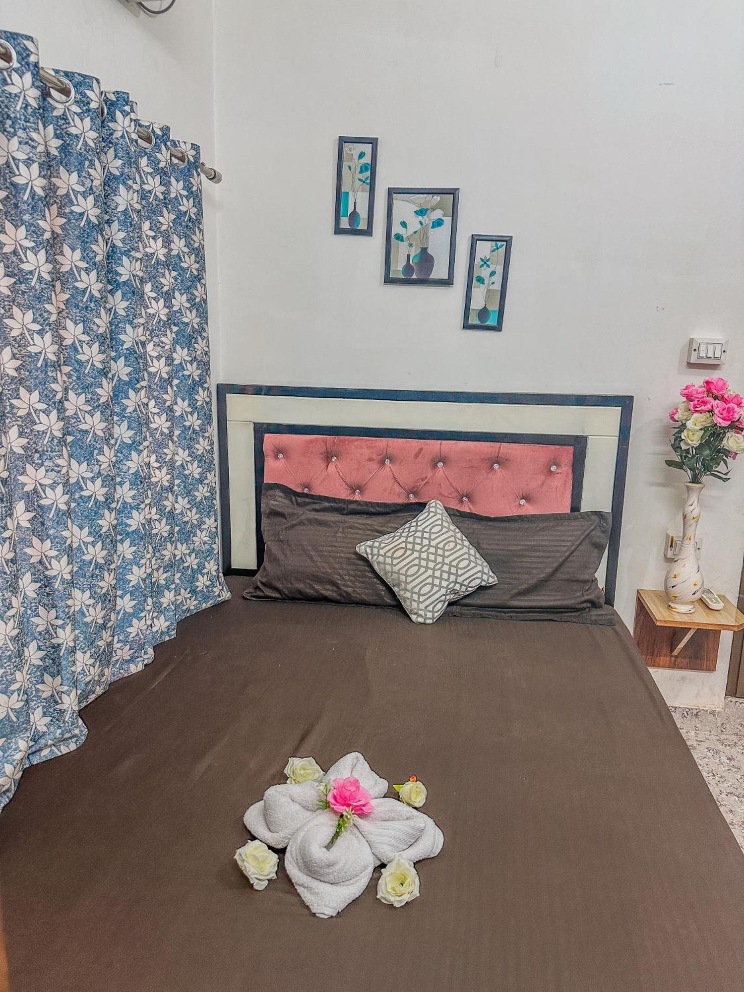 Shree K.B Guest House فاراناسي المظهر الخارجي الصورة