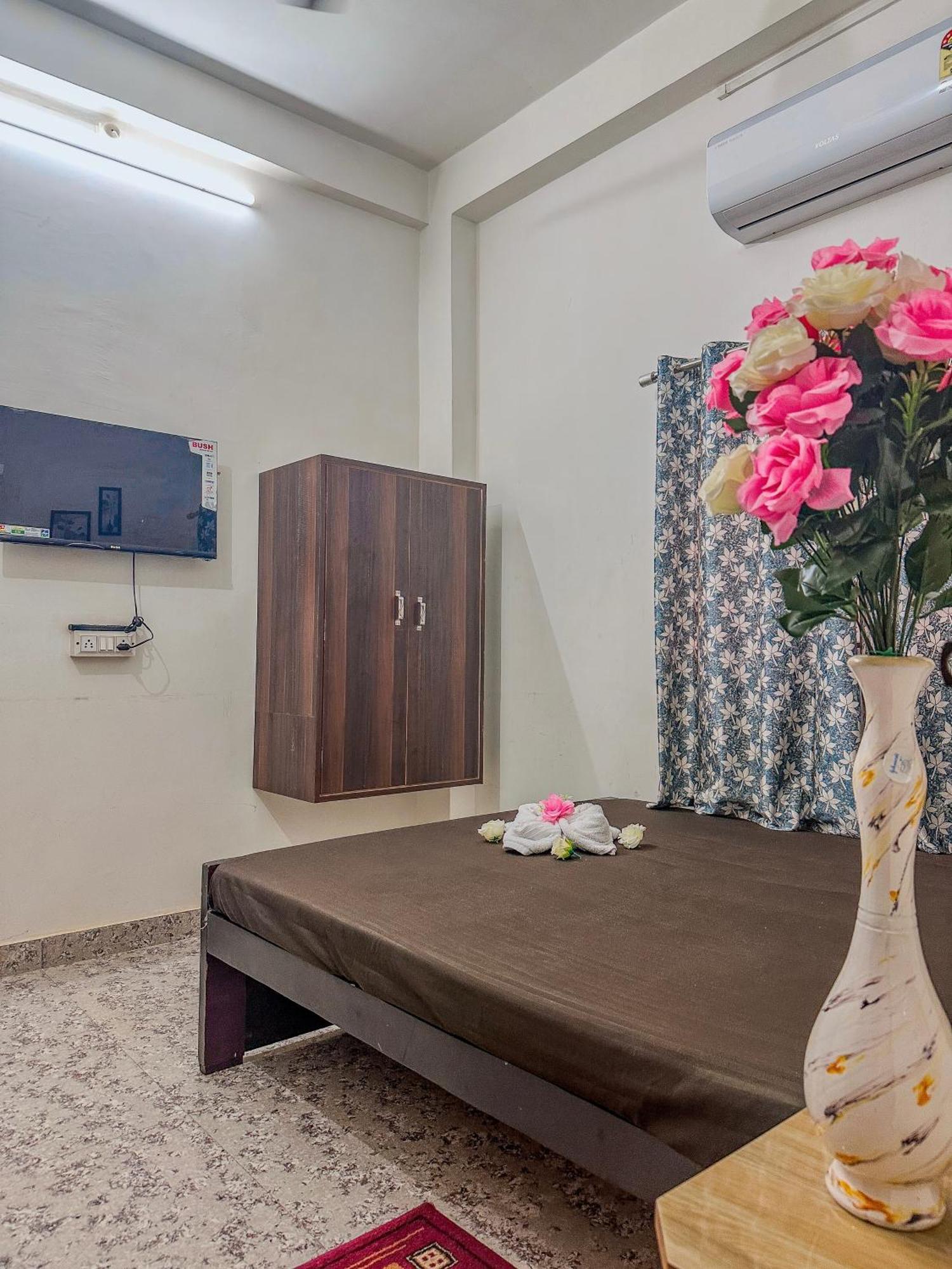 Shree K.B Guest House فاراناسي المظهر الخارجي الصورة