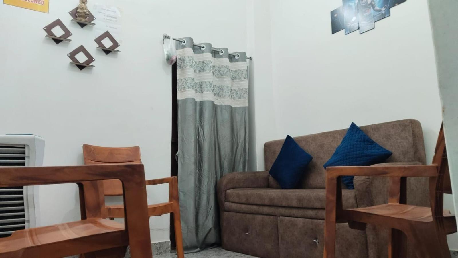 Shree K.B Guest House فاراناسي المظهر الخارجي الصورة